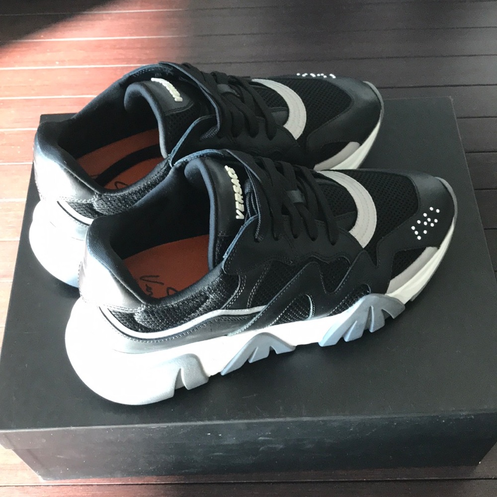 Versace sneakers - Picture 3 of 6